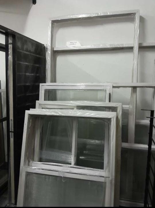 Ventanas de aluminio en exhibición