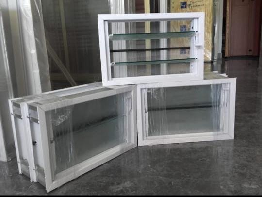 Ventanas blancas con vidrio