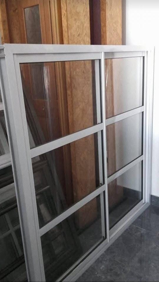 Ventanas angostas de aluminio