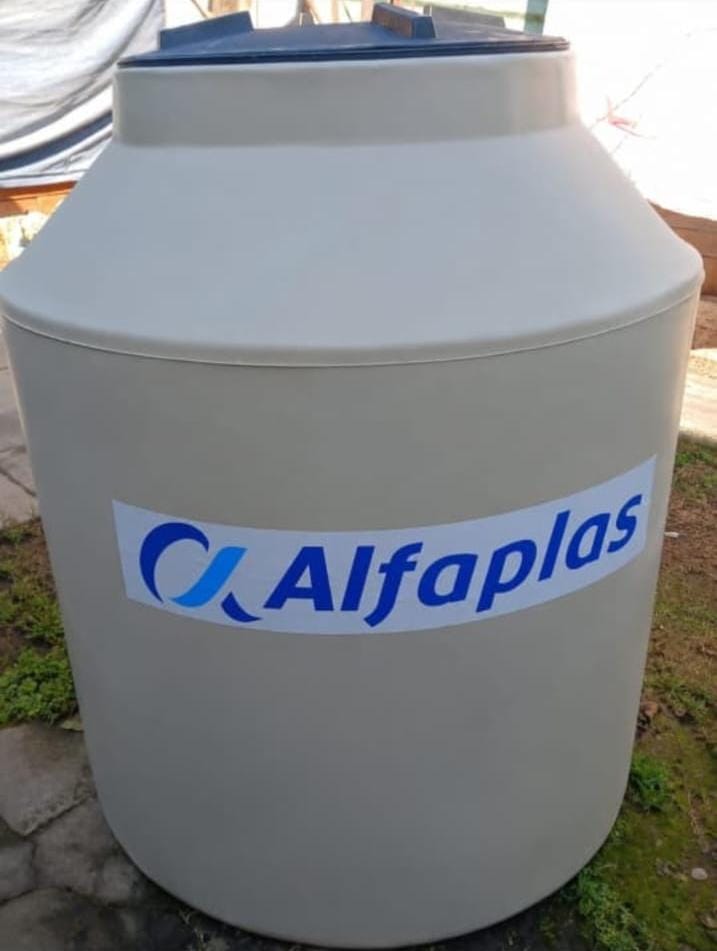 Tanque de agua de 550 litros tricapa
